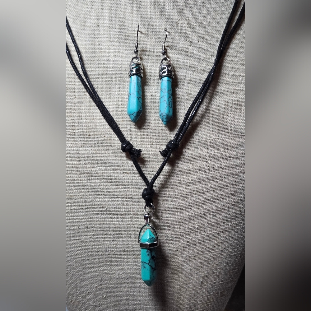 Turquoise Howlite Pendant Necklace and Earring Set